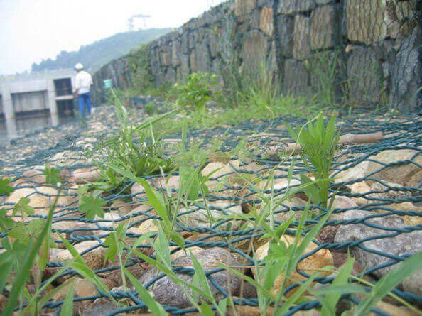 邊坡防洪格賓護(hù)墊